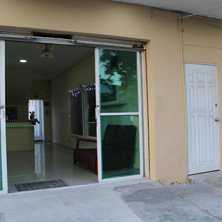Oyo Hotel Colibri تْشيتومال المظهر الخارجي الصورة