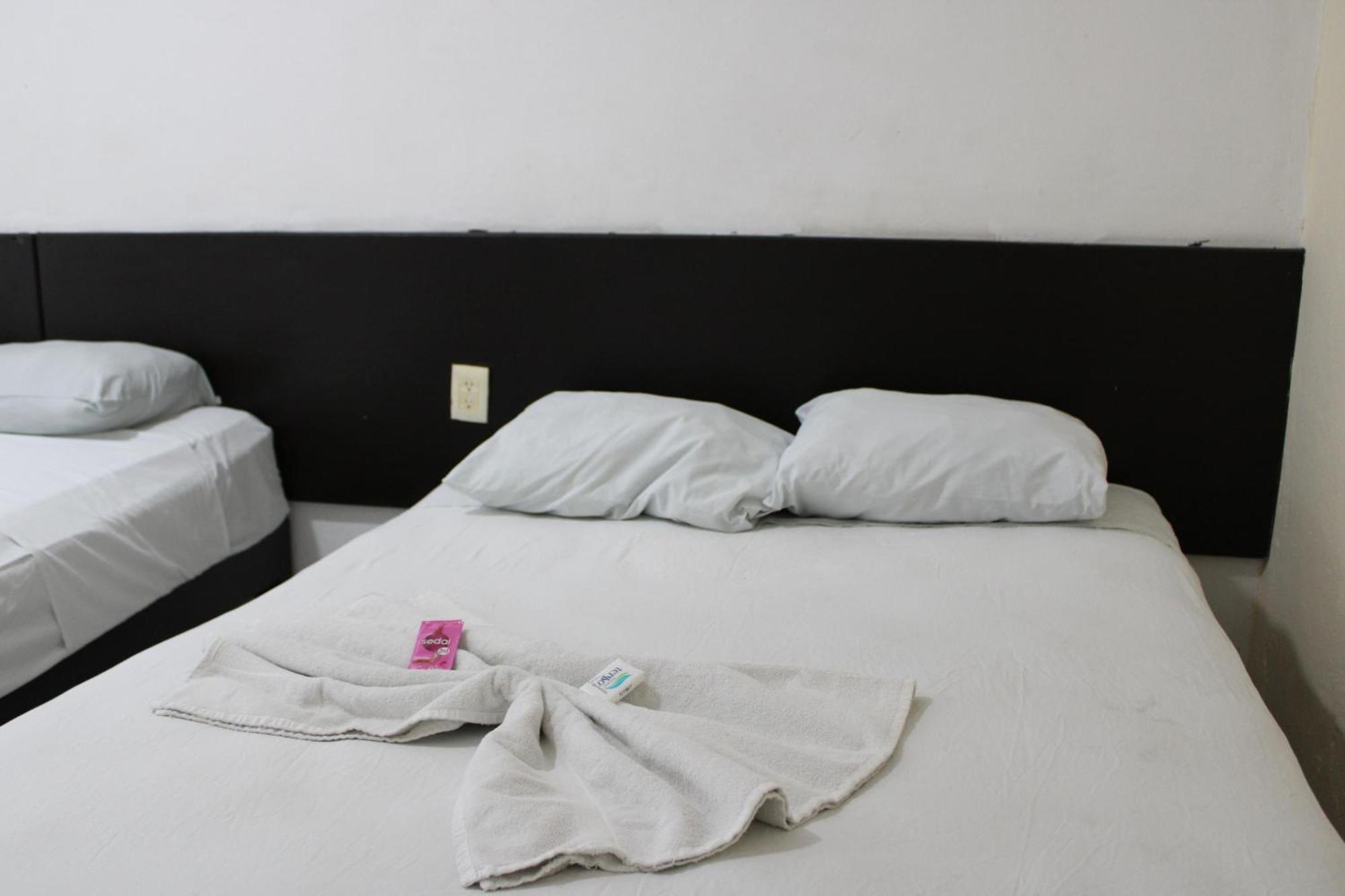 Oyo Hotel Colibri تْشيتومال المظهر الخارجي الصورة